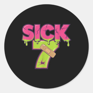 Zieke Zeven Meme T-shirt Zes Zeven Leuke Woordspel Ronde Sticker