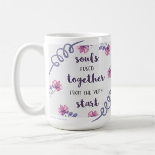 Zielen versmolten van bij het begin koffiemok