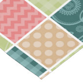 Zigzag, Chevron, Gingham, Polka Dots, Patchwork Medium Tafelloper (Hoek)