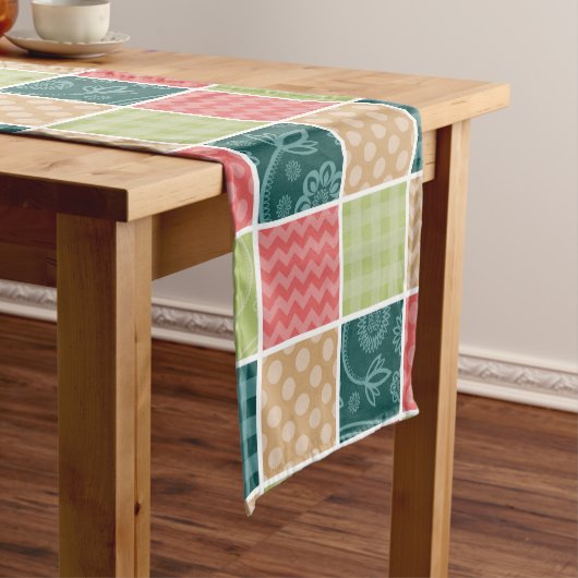 Zigzag, Chevron, Gingham, Polka Dots, Patchwork Medium Tafelloper (Voorbeeld)