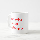 zij die gehoorzaamd moet worden koffiemok (Voorkant links)