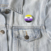Zij/hij speelt niet-bindende vlag-badge ronde button 3,2 cm (In situ)