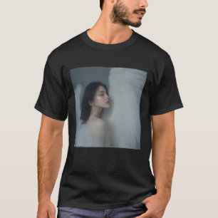 —Zij is de Slaande Engel. T-shirt