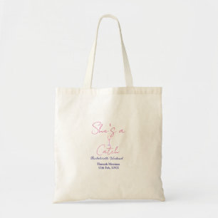 Zij is een vangst champagnefles vrijgezellenweeken tote bag