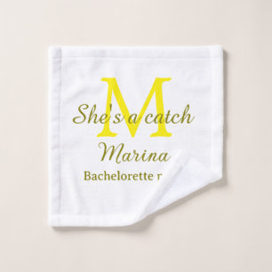 Zij is een vangst gele monogram vrijgezellenfeest washandje