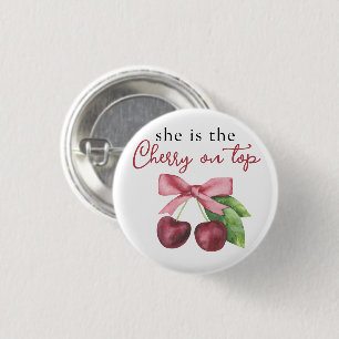 Zij is het kersje op de baby shower ronde button 3,2 cm
