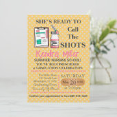 Zij is klaar om het Afstuderen van de showts te ro Kaart (Staand voorkant)