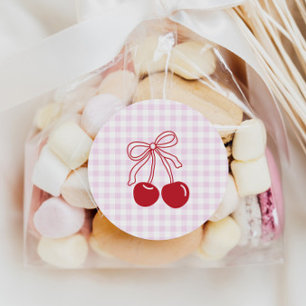 Zij is onze kers op de roze geruite verjaardag ronde sticker