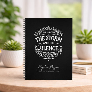 Zij Is Zowel De Storm Als De Stilte Vintage Notitieboek