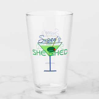 Zij stortte vrouw-man-cave-bar-bierglazen glas