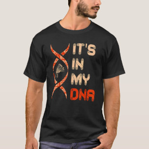 ZIJN IN MIJN DNA-AMERIKAANSE NATIEVE AMERIKAANSE 1 T-SHIRT
