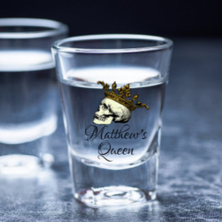 Zijn koningin schedel met gouden kroonkroon shot glas