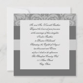 Zilver en grijs Monogram Damask Border Uitnodiging (Achterkant)