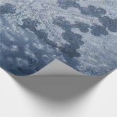 Zilverblauwe sneeuwvlokken cadeaupapier (Hoek)