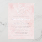 Zilveren Monogram Krans Script Blush Roze Huwelijk Folie Uitnodiging (Voorkant)