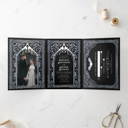 Zilveren Vampier Kathedraal Gotische bruiloft Drieluik Uitnodiging (Binnen)