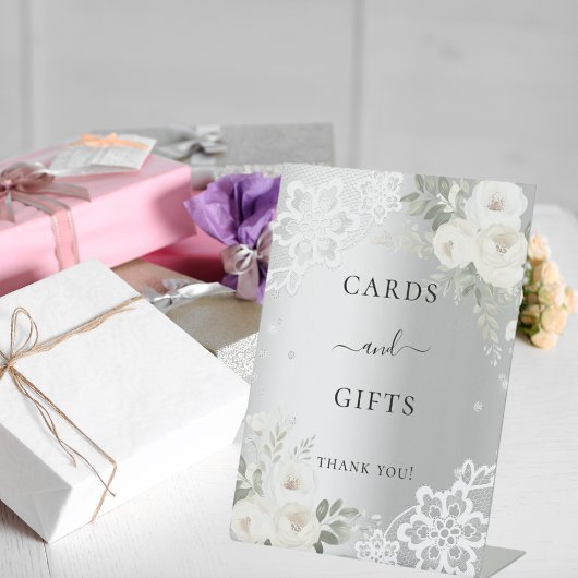 Zilveren witte bloemen kant kaarten geschenken tek reclamebord met voetstuk