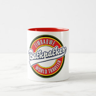 Zimbabwe rugzaktoerist wereldreiziger logo. tweekleurige koffiemok