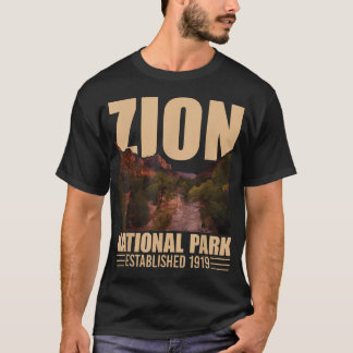 Zion National Park - Retro Wandelen en Kamperen T-shirt