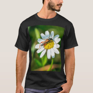 Zittend op bloem Genieten van nectar T-shirt