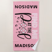 Zoek me in de pool Moderne Zwemmen Aangepaste naam Strandlaken (Voorkant)