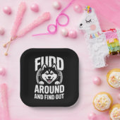 Zoek rond en ontdek het papieren bordje (Feest)