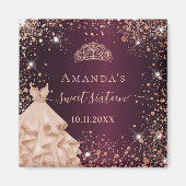 Zoete 16 bordeauxroze gouden tiara jurk naam magneet (Voorkant)