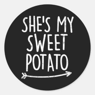 Zoete Aardappel Yam T-shirts Heren Dames Matching Ronde Sticker