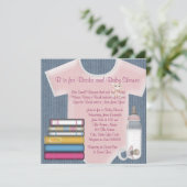 Zoete baby meisje brengt een boek baby shower kaart (Staand voorkant)