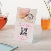 Zoete donuts reclamebord met voetstuk