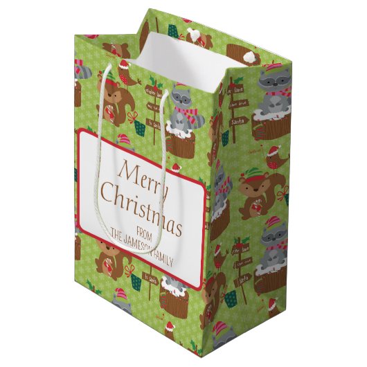 Zoete Kerstwasbeer en Eekhoorn & Sneeuwvlokken Medium Cadeauzakje (Voorkant Gekanteld)