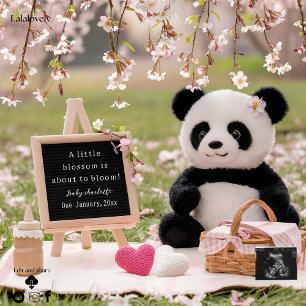 zoete panda en bloesem zwangerschapsaankondiging  feestdagenkaart