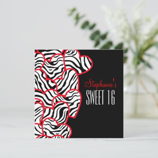 Zoete rode zebra harten Sweet 16 Feest Uitnodiging (Staand voorkant)