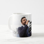 Zohran Mamdani - Mug Augmente le Volume (Devant gauche)