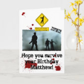 Zombie Apocalypse - Grappige Zombies Verjaardag Ka Kaart (Gele Bloem)