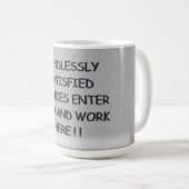 Zombies inconscient satisfait café Mug (Devant droit)