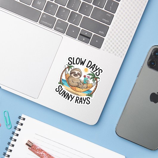 Zomer Vibes Sloth Funny Lazy Float Sticker (Laptop met iPhone)
