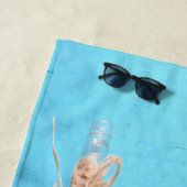 Zomergeluk komt in golven strandlaken (In situ)