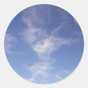 Zomerhemel met milde wolken ronde sticker