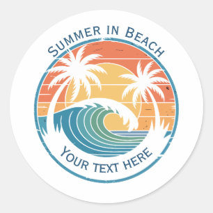 Zomerstrandvakantie met zon en blauwe oceaangolf ronde sticker