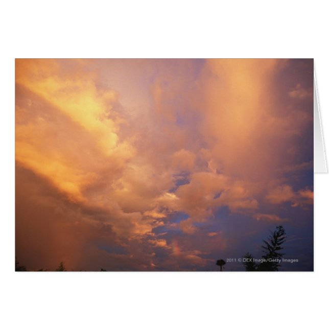 Zon die achter wolken plaatst (Voorkant Horizontaal)