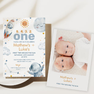Zon eerste reis rond Sun Twin Boys 1e verjaardag Kaart