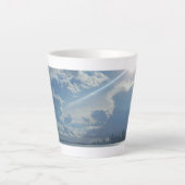 Zon en wolken over water en City Latte Mok (Voorkant)