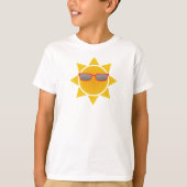 Zon met rode T-shirt met tekst op achterzijde (Voorkant)