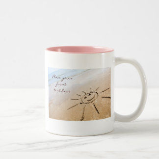 Zon op de strand tweekleurige koffiemok