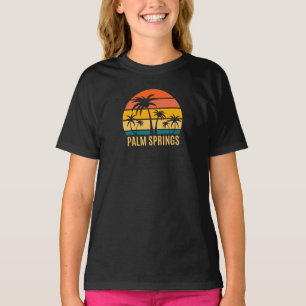 Zonnebakken en palmbomen met T-Shirt