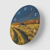 Zonnebakkerij benadrukt de rode schors van struike ronde klok (Hoek)