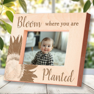 Zonnebloem bloeit waar je geplant bent gegraveerde lijstjes