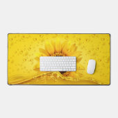 Zonnebloem en droogvallen bureaumat (Keyboard & Muis)