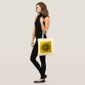Zonnebloem en zaaigoed, spiraal, goudverhouding tote bag (Voorkant (model))